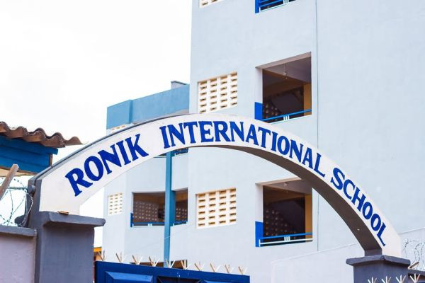Lawyer Urges Graduates to Embrace Hard Work, Shun Shortcuts