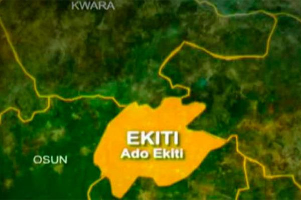 Ekiti Philanthropist Awards Scholarships to 17 Outstanding Students