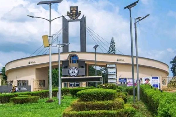 Campus Community Appeals for Blood Donors to Save OAU Undergraduate